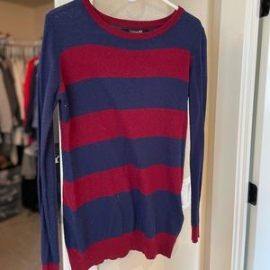 Forever 21 sweater size small